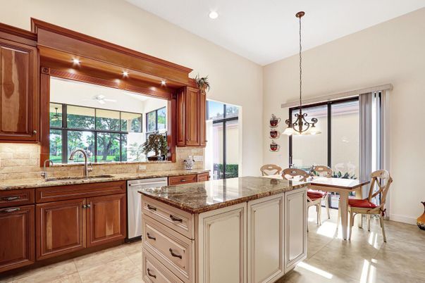 Dining room, Interior, Kitchen, Pendant Lights, Recessed Lighting