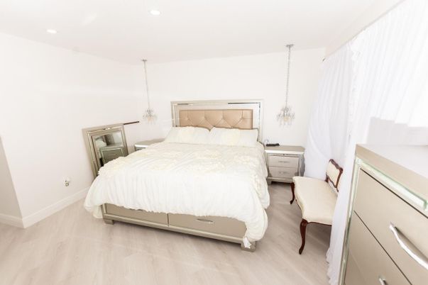 Bedroom, Interior, Pendant Lights, Recessed Lighting, Wood Texture Flooring