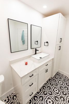 Bathroom, Dual Sink Vanities, Interior, Recessed Lighting