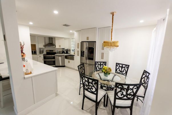 Dining room, Interior, Kitchen, Pendant Lights, Recessed Lighting, Stainless Steel Appliances