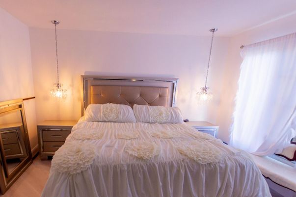 Bedroom, Interior, Pendant Lights