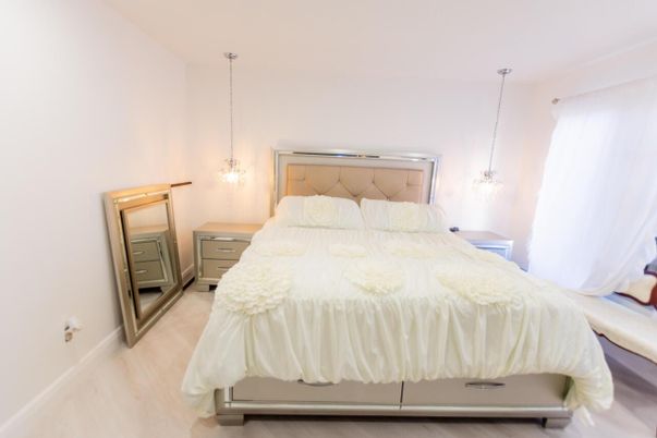 Bedroom, Interior, Pendant Lights, Wood Texture Flooring
