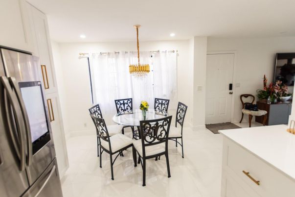Dining room, Interior, Recessed Lighting