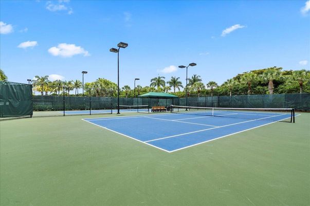 Exterior, Tennis Courts