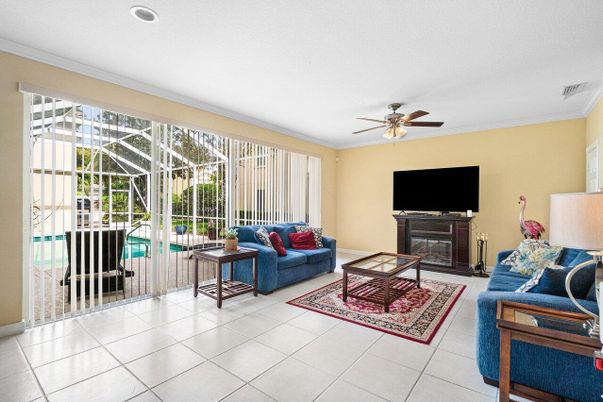 Fireplace, Interior, Living room, Recessed Lighting, Sun Room