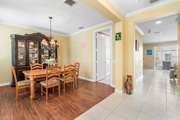 Chandelier, Dining room, Interior, Recessed Lighting, Wood Texture Flooring