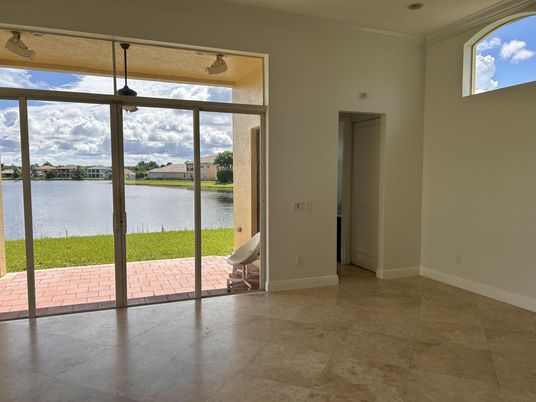 Empty room, Interior, Water