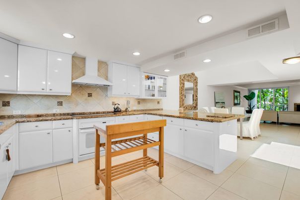 Dining room, Interior, Kitchen, Recessed Lighting