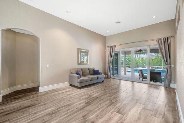 Empty room, Interior, Recessed Lighting, Wood Texture Flooring