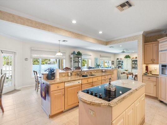 Dining room, Interior, Kitchen, Pendant Lights, Recessed Lighting, Water