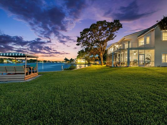 Backyard, Exterior, Water
