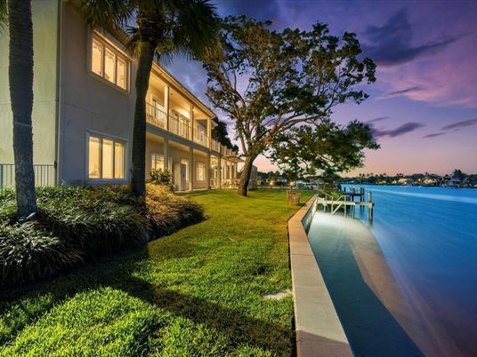 Backyard, Exterior, Pool, Water