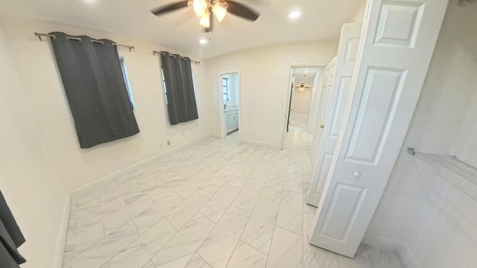 Bathroom, Empty room, Interior, Marble, Recessed Lighting