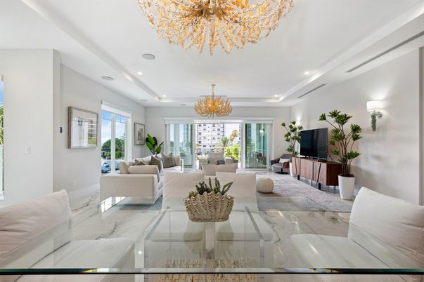 Chandelier, Interior, Living room, Marble, Recessed Lighting