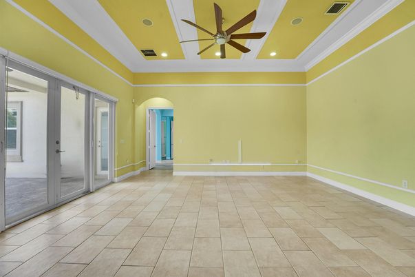 Empty room, Interior, Recessed Lighting