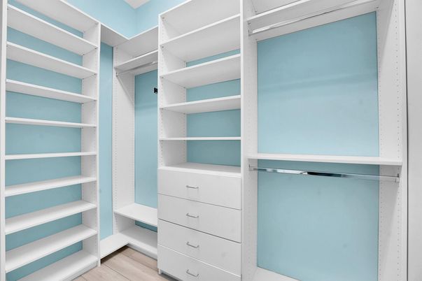 Interior, Walk-in Closets, Wood Texture Flooring