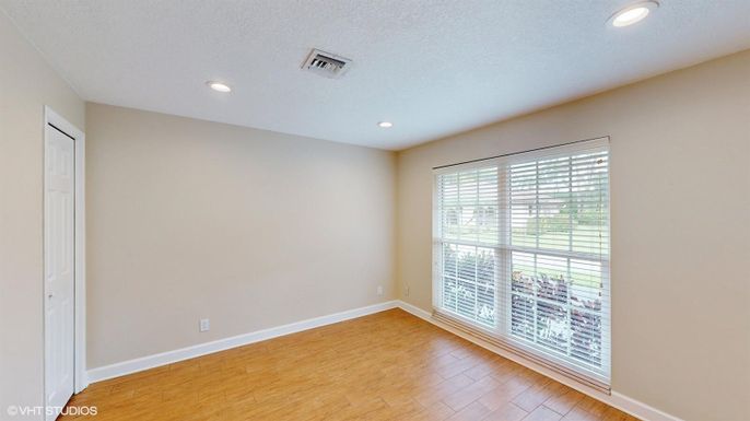 Empty room, Interior, Recessed Lighting, Wood Texture Flooring