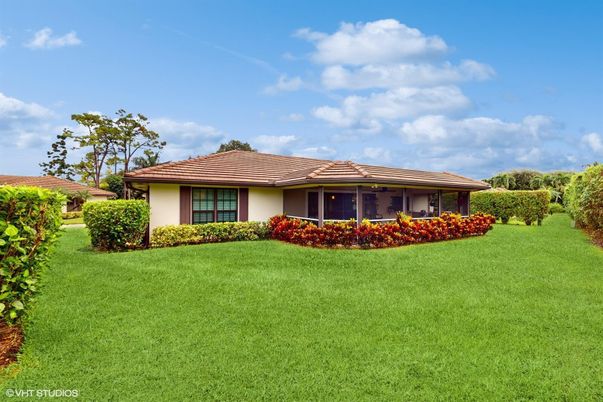 Backyard, Exterior, Facade, Ranch
