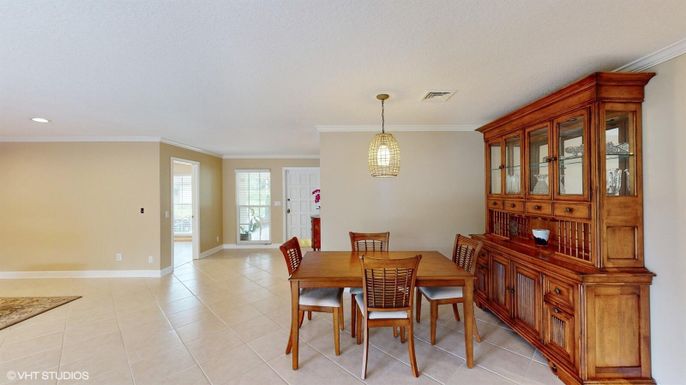 Dining room, Interior, Pendant Lights, Recessed Lighting