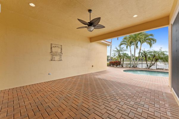 Exterior, Pool, Recessed Lighting