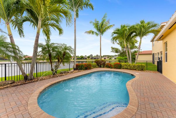 Exterior, Pool, Water