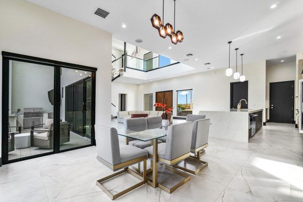 Chandelier, Dining room, Interior, Kitchen, Marble, Pendant Lights, Recessed Lighting