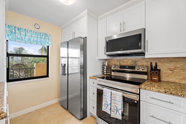 Interior, Kitchen, Stainless Steel Appliances