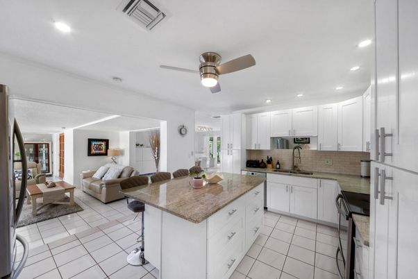 Interior, Kitchen, Living room, Recessed Lighting, Stainless Steel Appliances