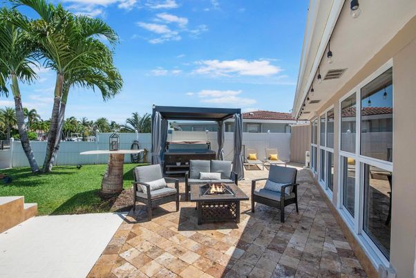 Exterior, Hot Tub