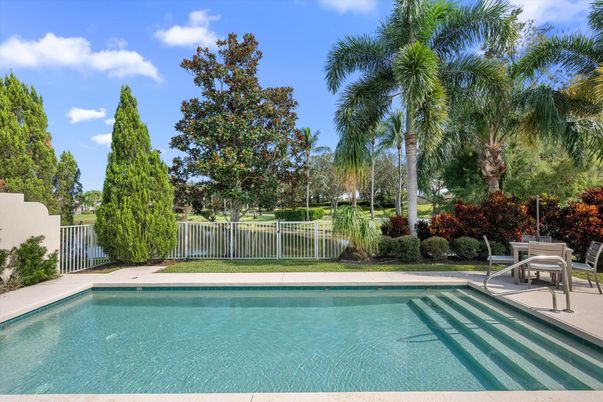 Exterior, Pool, Water