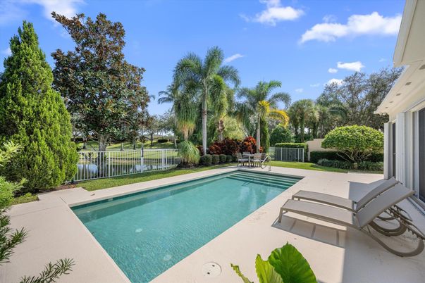 Exterior, Pool, Water