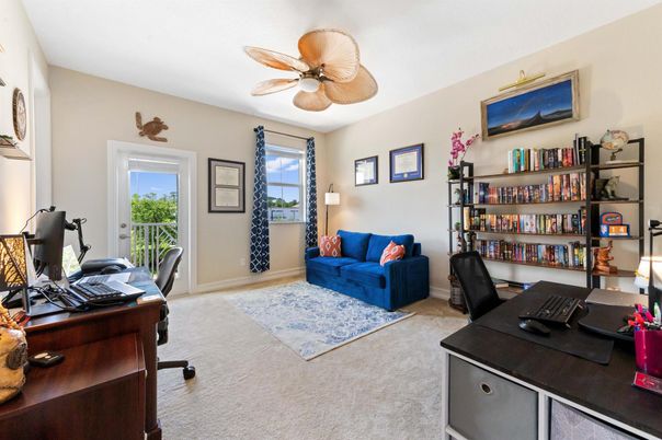 Home Office, Interior