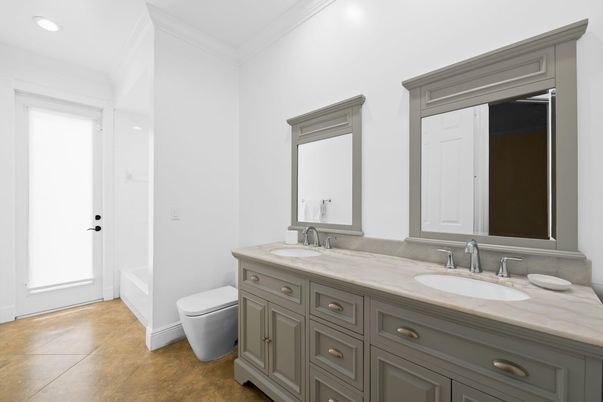 Bathroom, Dual Sink Vanities, Interior, Recessed Lighting