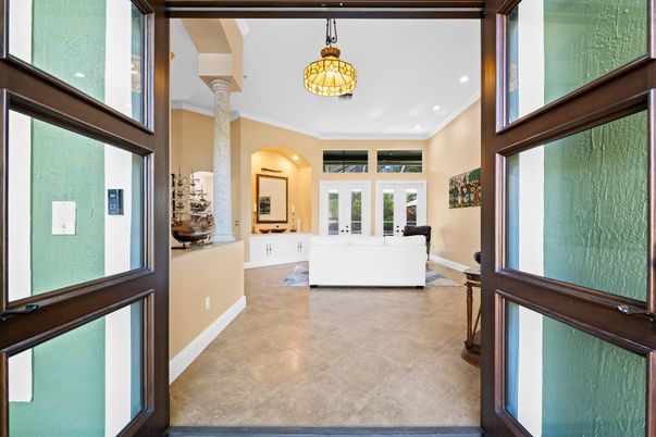 Interior, Living room, Pendant Lights, Recessed Lighting