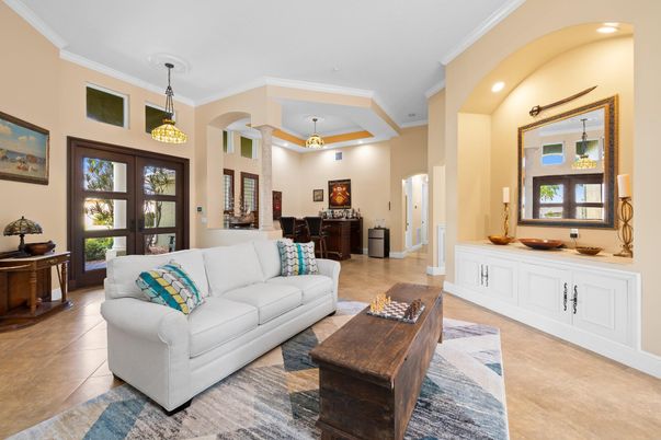 Interior, Living room, Pendant Lights, Recessed Lighting
