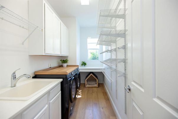 Interior, Washer, Wood Texture Flooring