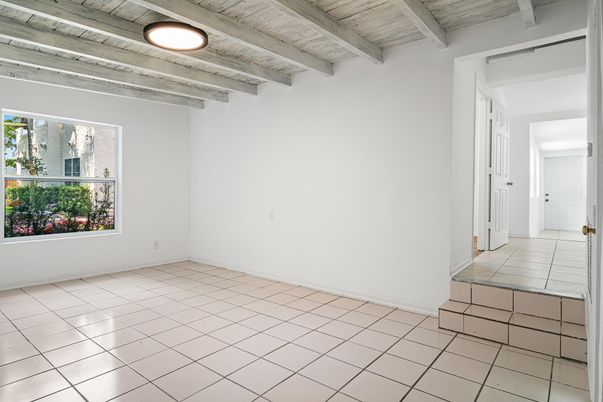 Empty room, Interior, Wooden Beams, Wooden Ceilings