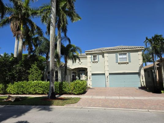 Attached, Exterior, Facade, Mediterranean