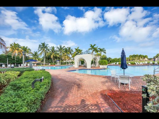 Exterior, Pool, Water
