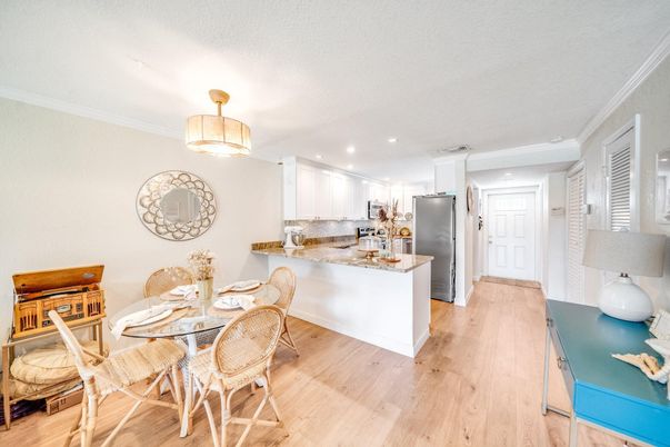 Dining room, Interior, Kitchen, Recessed Lighting, Wood Texture Flooring