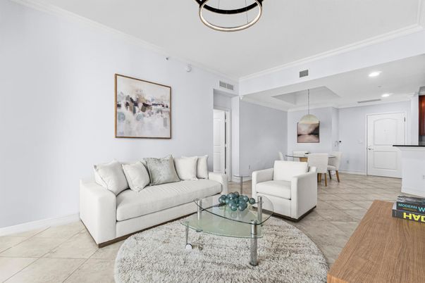 Dining room, Interior, Living room, Pendant Lights, Recessed Lighting