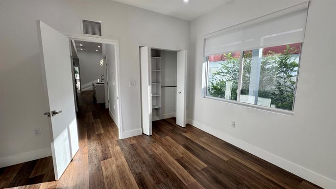 Empty room, Interior, Recessed Lighting, Wood Texture Flooring