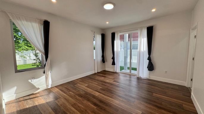 Empty room, Interior, Recessed Lighting, Wood Texture Flooring