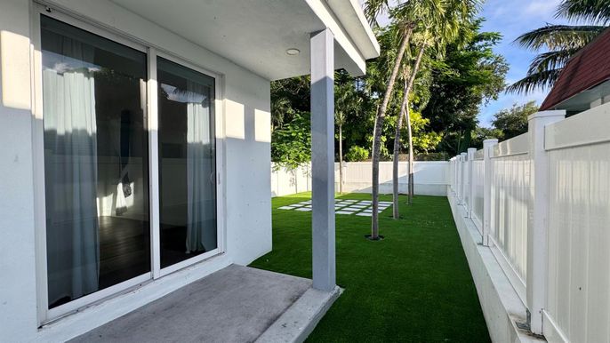 Backyard, Exterior