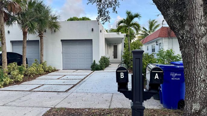 Detached Garage, Exterior