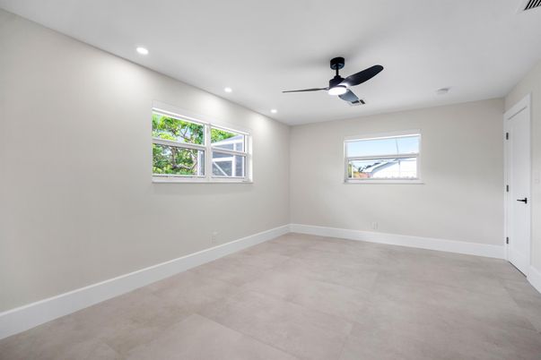 Empty room, Interior, Recessed Lighting