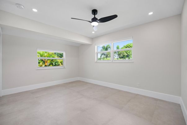 Empty room, Interior, Recessed Lighting