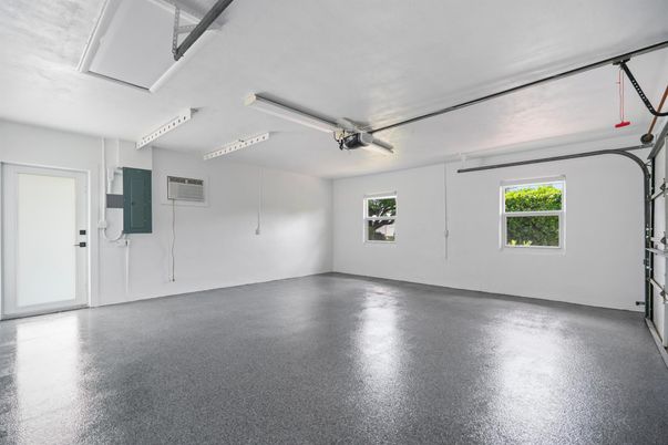 Garage, Interior