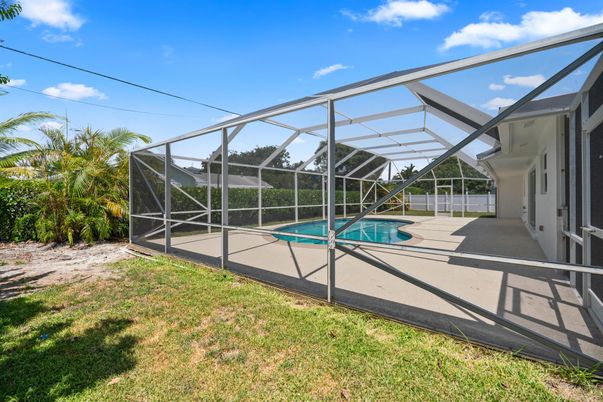 Exterior, Glass Ceilings, Pool, Sun Room