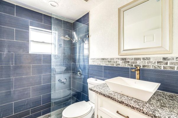 Bathroom, Interior, Recessed Lighting
